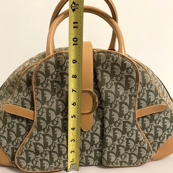Authentic vintage Christian Dior monogram bag, Rihanna has the same style - Picture 12 of 16